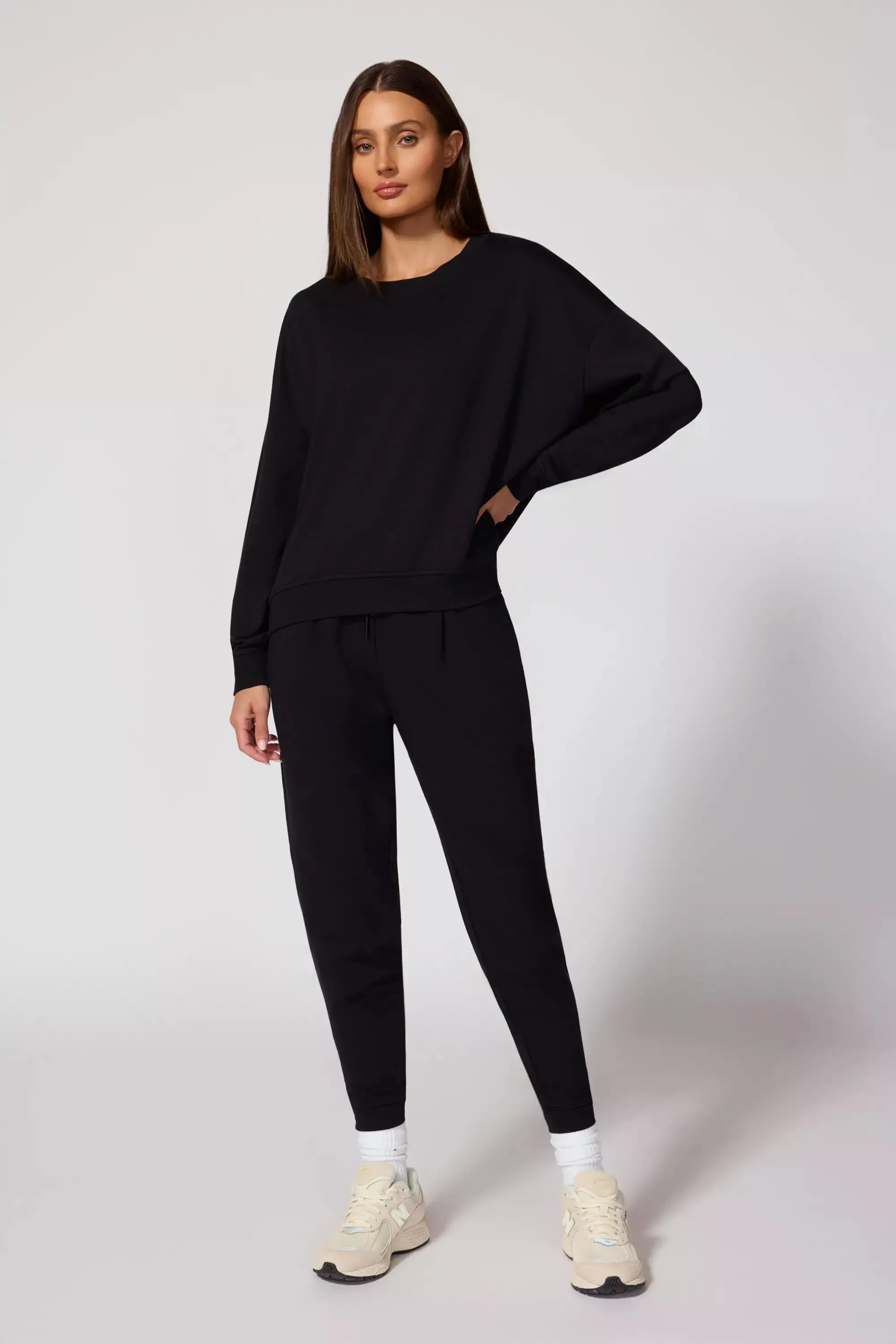 Cozy Fleece Relaxed Crew - Black